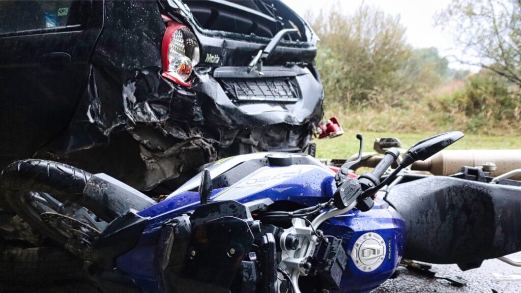 Auffahrunfall mit Mototrrad und PKW